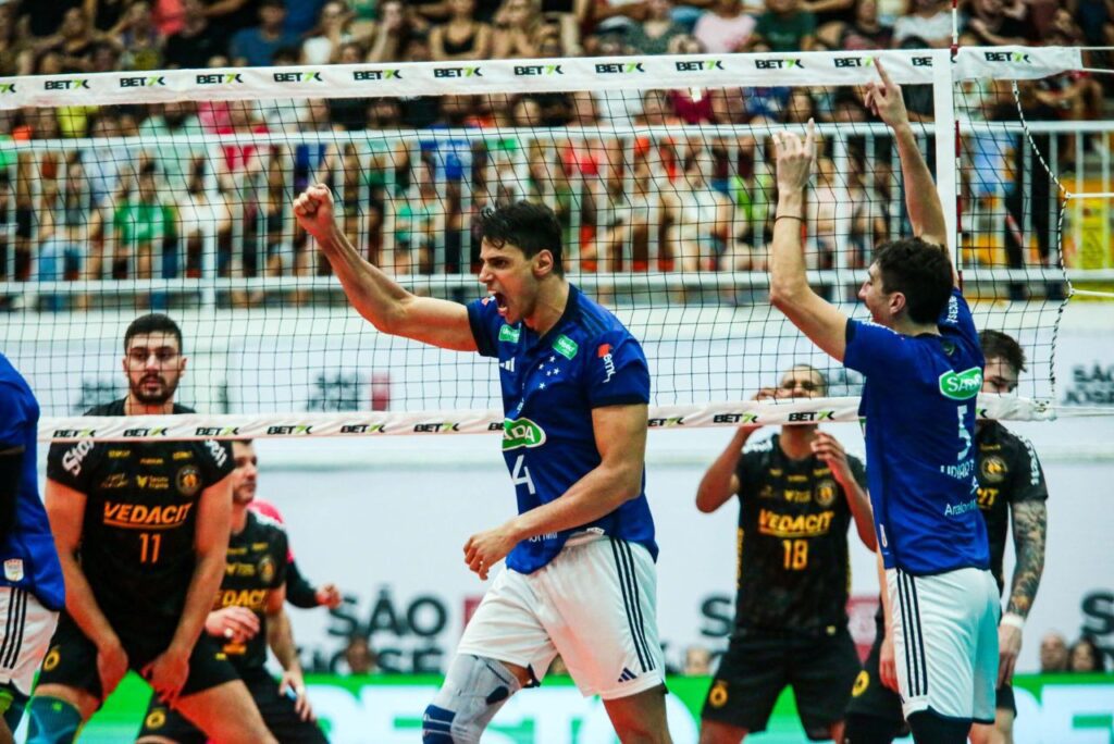 Otávio Pinto em jogo Sada Cruzeiro x Vedacit Guarulhos na Copa Brasil 2024