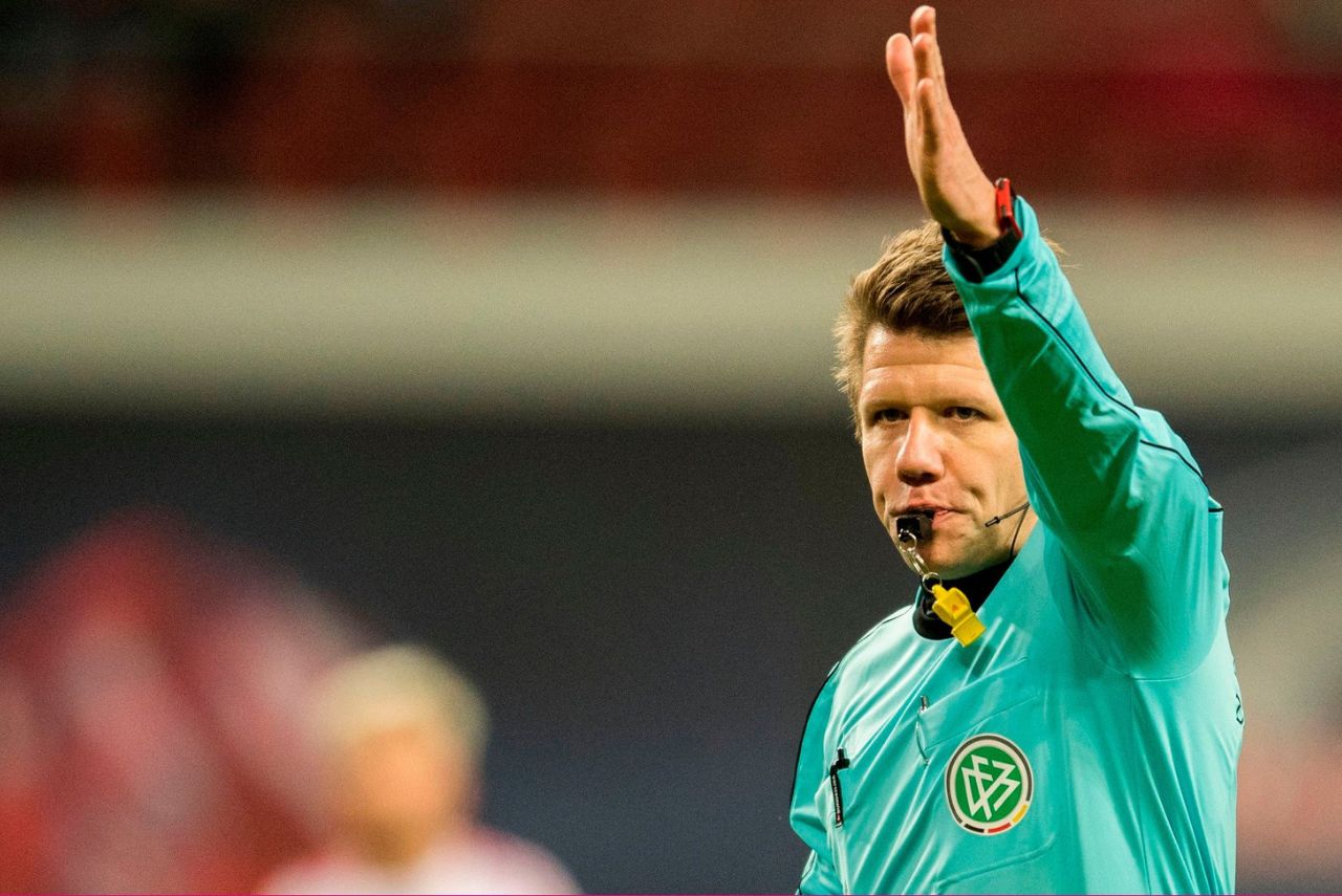 Patrick Ittrich foi o árbitro principal da partida entre Bayern e Mainz (Foto: Bundesliga/Divulgação)