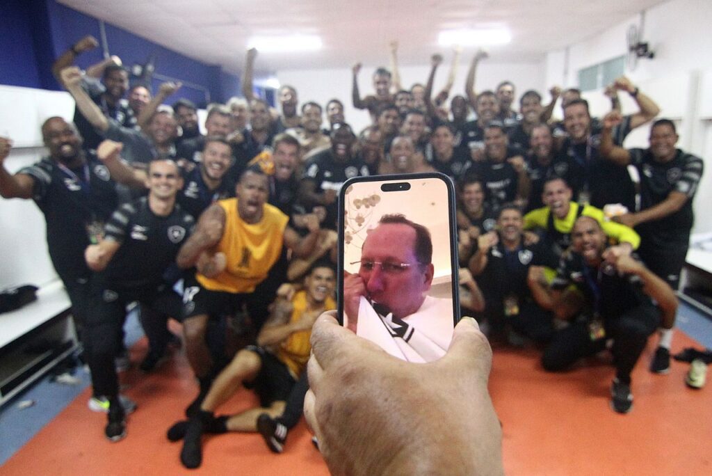 Chamada de vídeo de Textor com jogadores do Botafogo