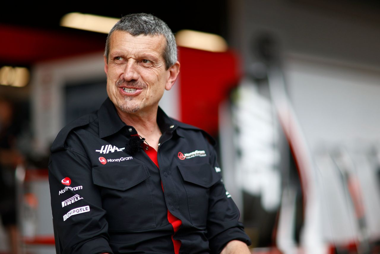 Guenther Steiner, ex-chefe de equipe da Haas, no paddock da Fórmula 1