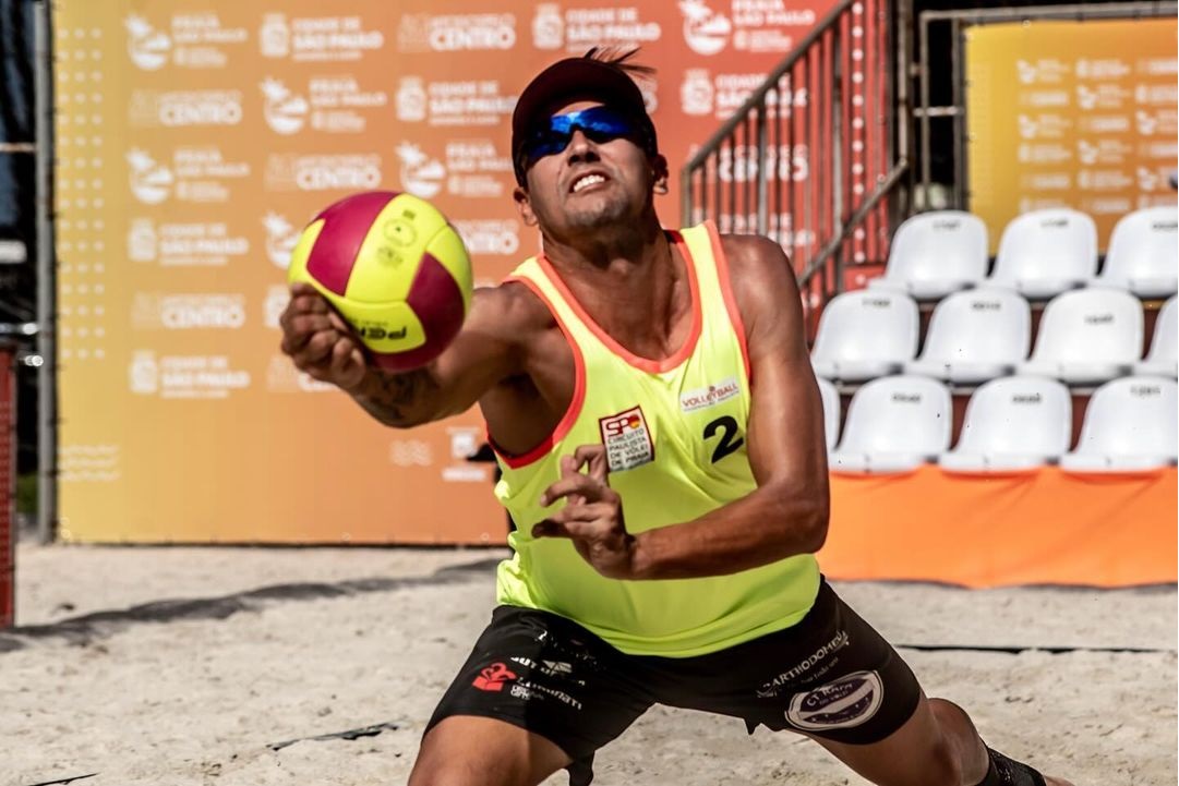 Atleta denuncia xingamentos homofóbicos durante o Circuito Brasileiro de Vôlei de Praia, no Recife