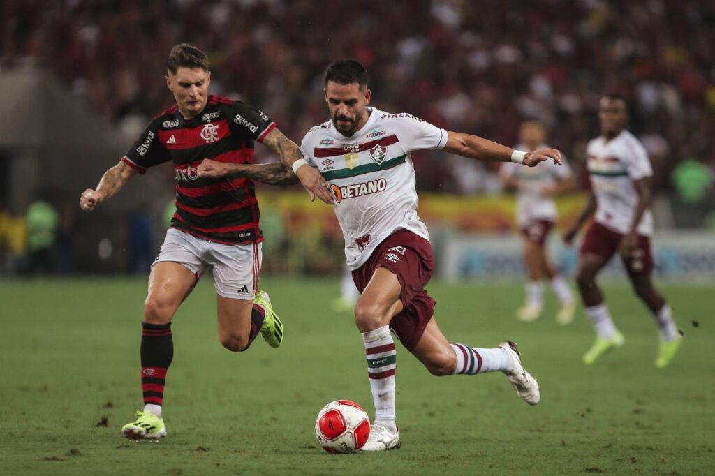 O Flamengo aguarda a definição do adversário na final do Cariocão. Foto: LUCAS MERÇON/FLUMINENSE FC