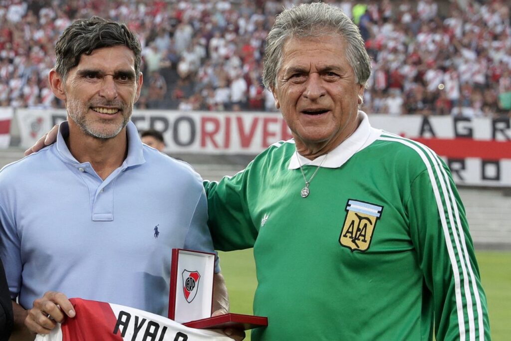 Ayala e o ex-goleiro Ubaldo Fillol