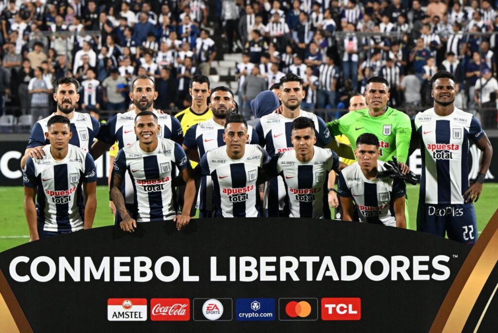 Alianza Lima na Libertadores de 2023, antes de confronto contra o Atlético-MG (Foto: Ernesto Benavides/AFP)