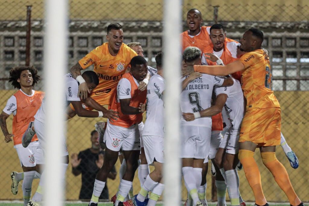 Jogadores do Corinthians comemoram gol na Copa do Brasil 2024