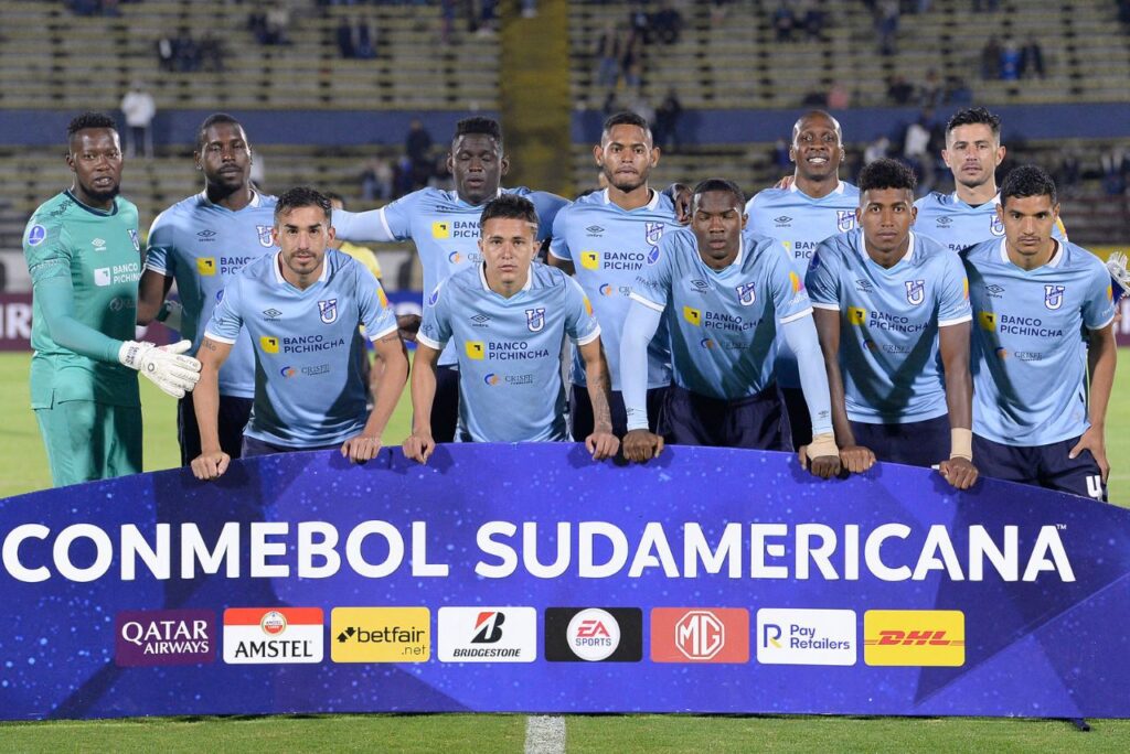 Universidad Católica na Sul-Americana de 2022, antes de confronto contra o Santos (Foto: Rodrigo Buendia/AFP)