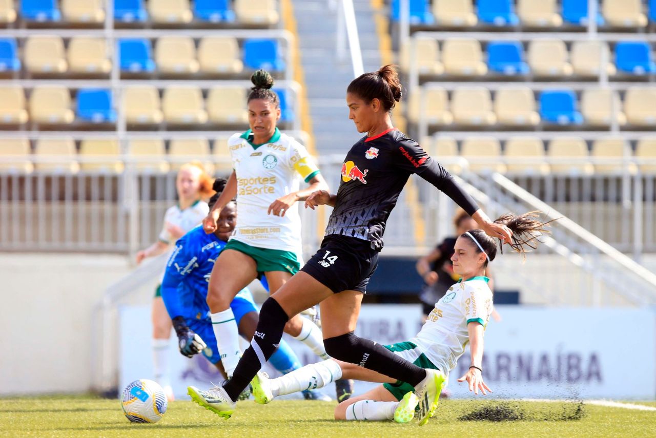 Confronto entre Bragantino e Palmeiras foi decidido nos minutos finais (Foto: Fernando Roberto/RBB)