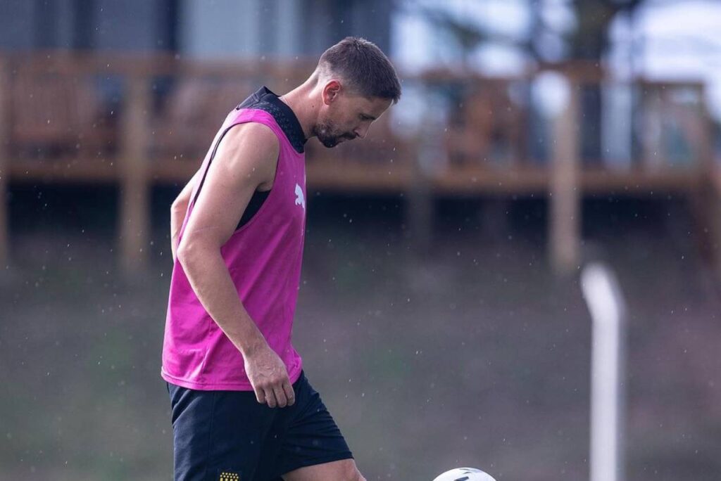 Gaston Ramirez voltou para defender as cores da equipe em que ele foi revelado. Foto: Reprodução/Instagram