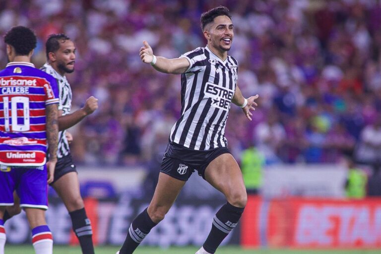 <p>Raí Ramos comemora gol do Ceará. Foto: Felipe Santos / Ceará SC</p>
