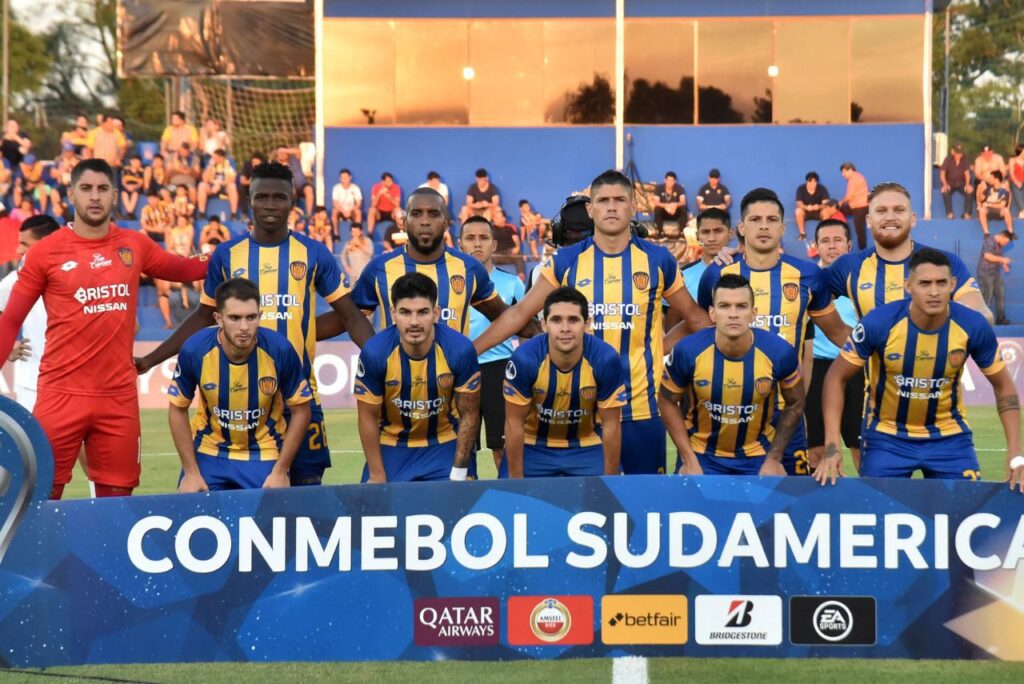 Sportivo Luqueño na Sul-Americana de 2020, antes de confronto contra o Mineros (Foto: Norberto Duarte/AFP)