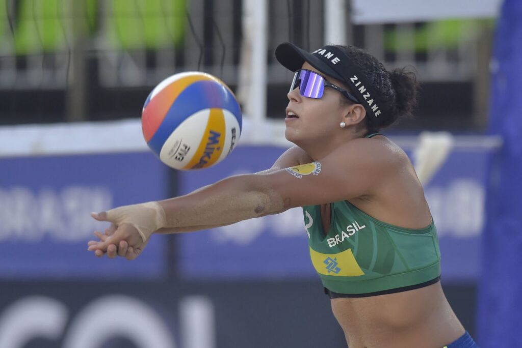 Victoria em jogo do Challenge do Recife do Circuito Mundial de Vôlei de Praia