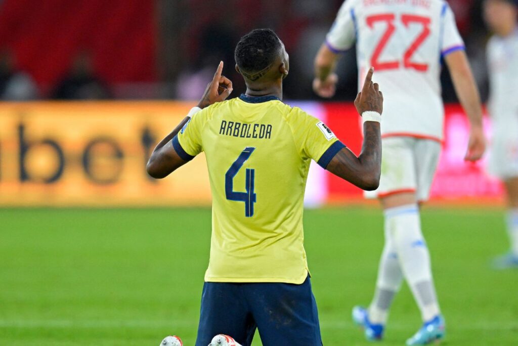 Zagueiro do São Paulo em campo pelo Equador