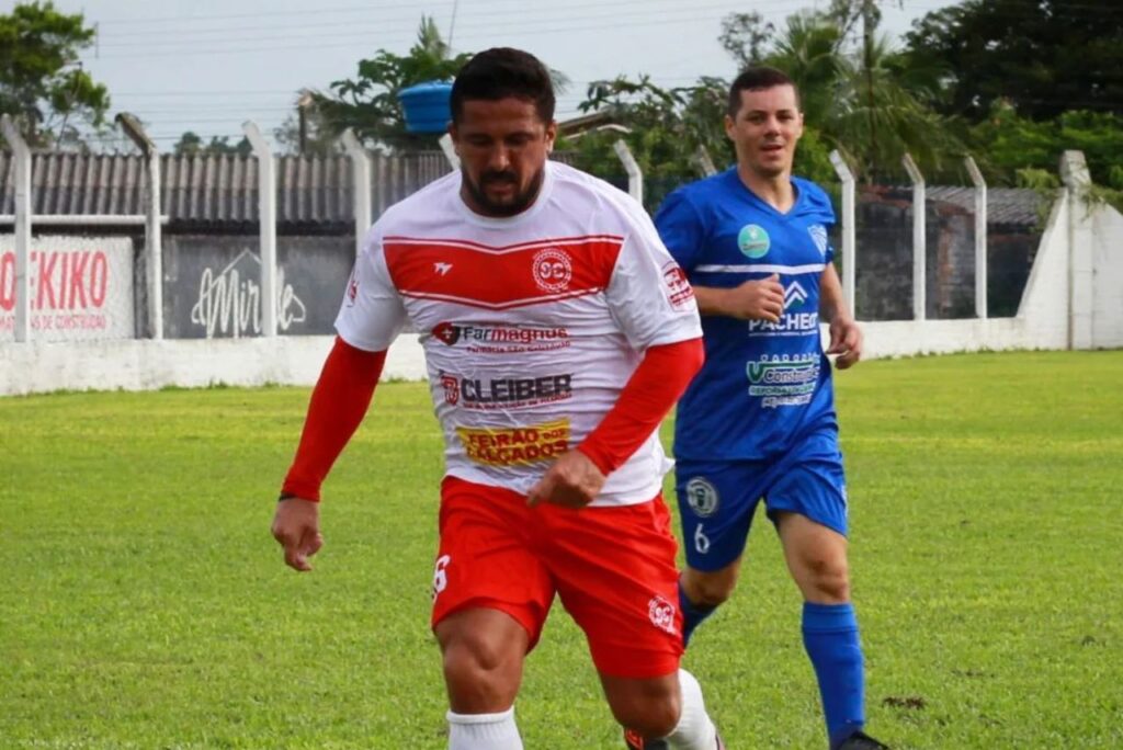 Aloísio atuando pelo São Cristóvão no futebol amador catarinense (Foto: Reprodução)