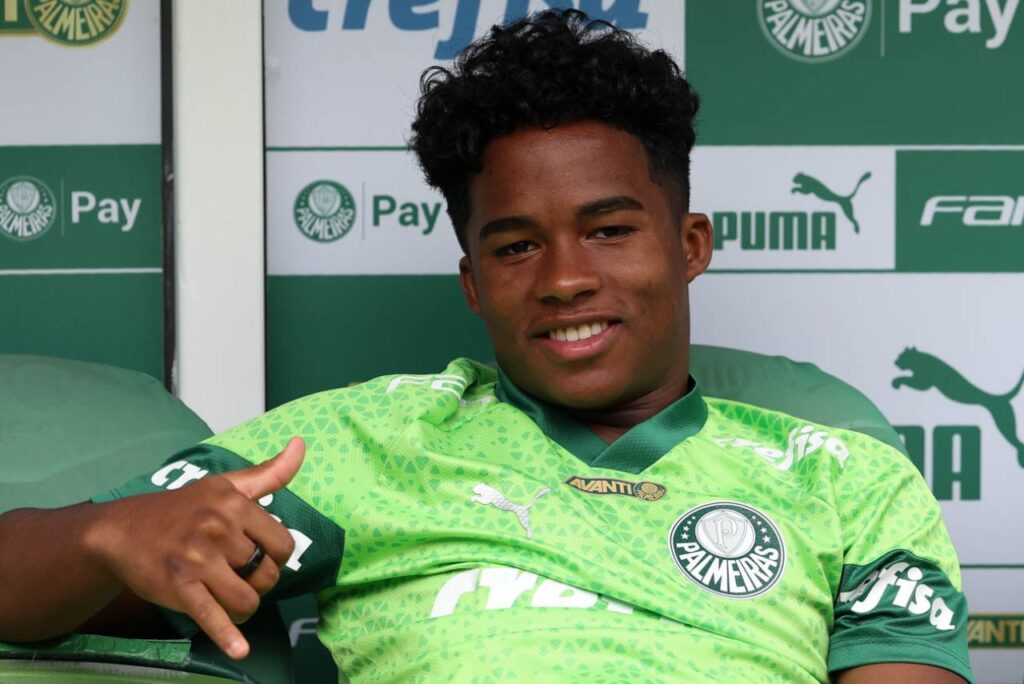Endrick em treino do Palmeiras