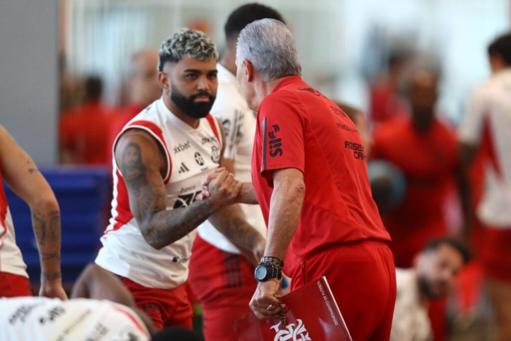 Tite e Gabigol em treino do Flamengo