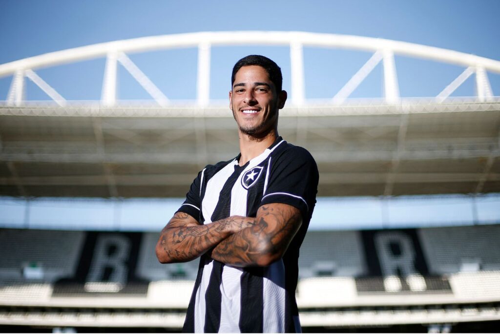 Jp Galvão foi emprestado pelo Botafogo à Chapecoense (Foto: Vitor Silva/BFR)