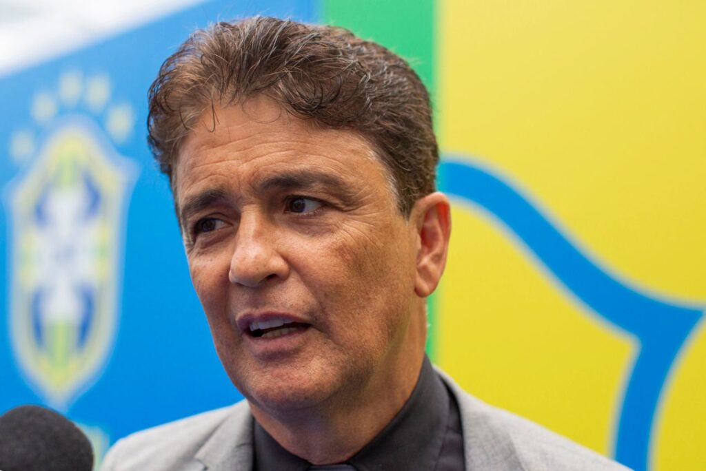 Bebeto na sede da CBF em 2019 (Foto: Douglas Shineidr/AFP)