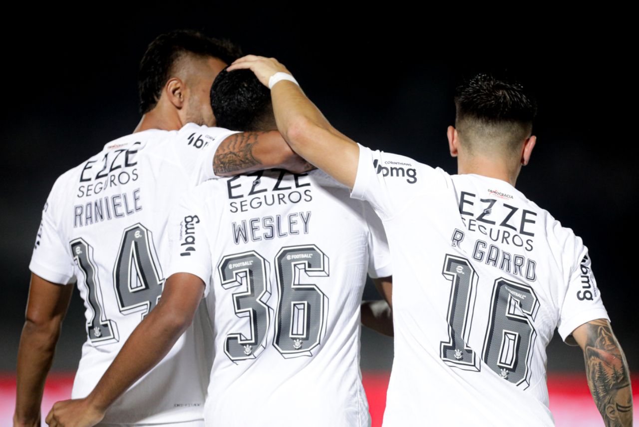 Jogadores do Corinthians foram inscritos