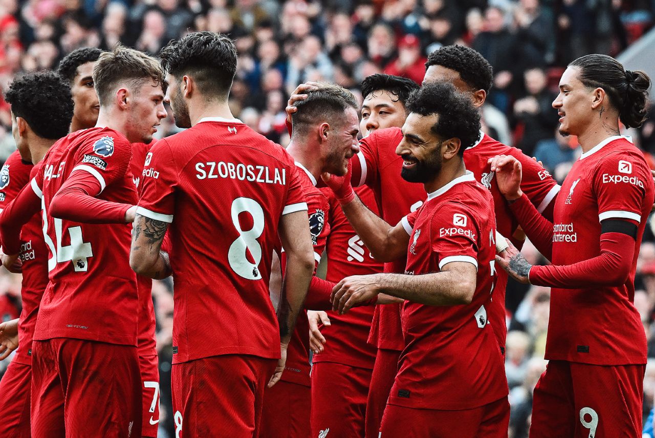 Jogadores do Liverpool comemoram vitória