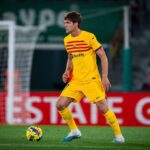 Marcos Alonso em campo pelo Barcelona