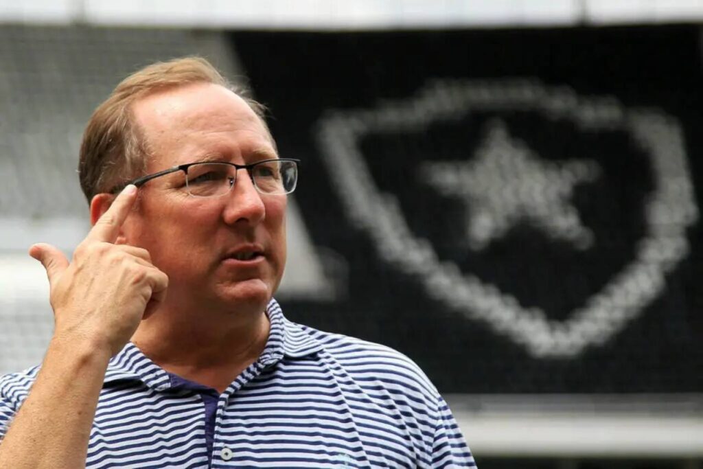 John Textor voltou a afirmar que tem provas de manipulação no futebol brasileiro. Foto: Vitor Silva/Botafogo