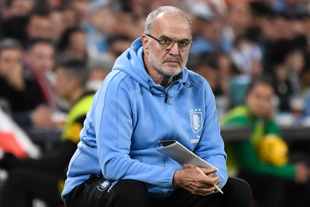 Marcelo Bielsa, treinador do Uruguai (Foto: Ander Gillenea/AFP)