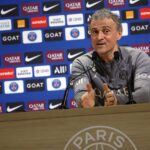 Treinador Luis Enrique em entrevista coletiva no PSG