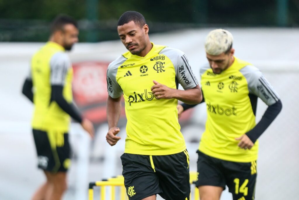 De La Cruz em treino do Flamengo