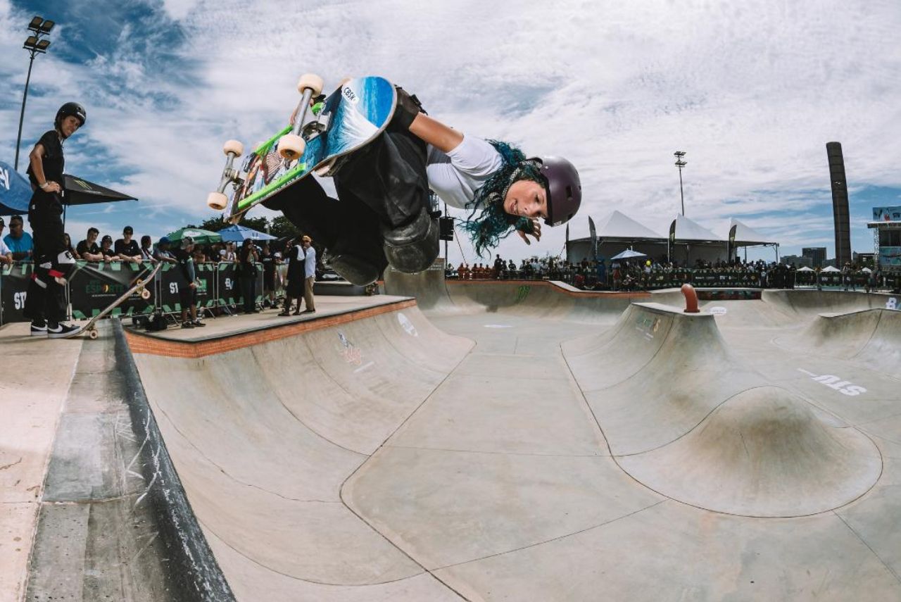 Sofia Godoy em prova do skate park no STU National