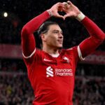 Darwin Núñez comemora gol do Liverpool contra o Sheffield United no Campeonato Inglês em 2024