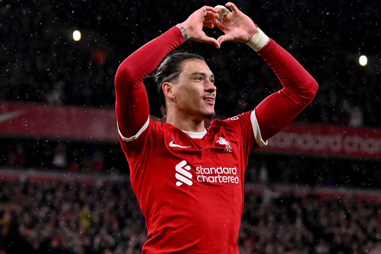 Darwin Núñez comemora gol do Liverpool contra o Sheffield United no Campeonato Inglês em 2024