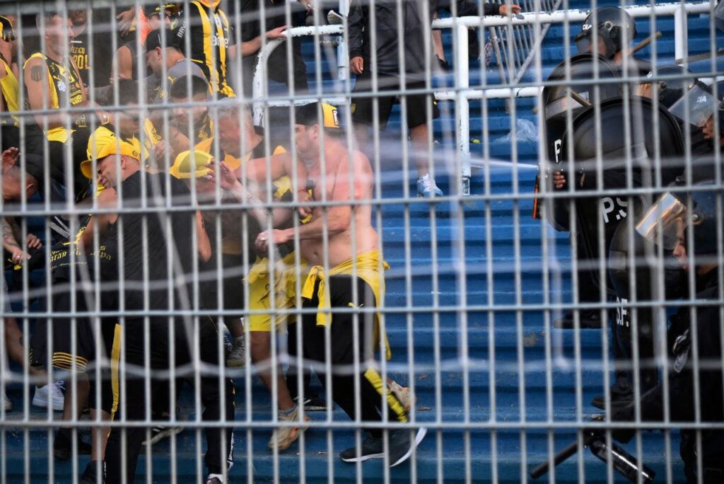 Violência nas arquibancadas do estádio do Rosario Central