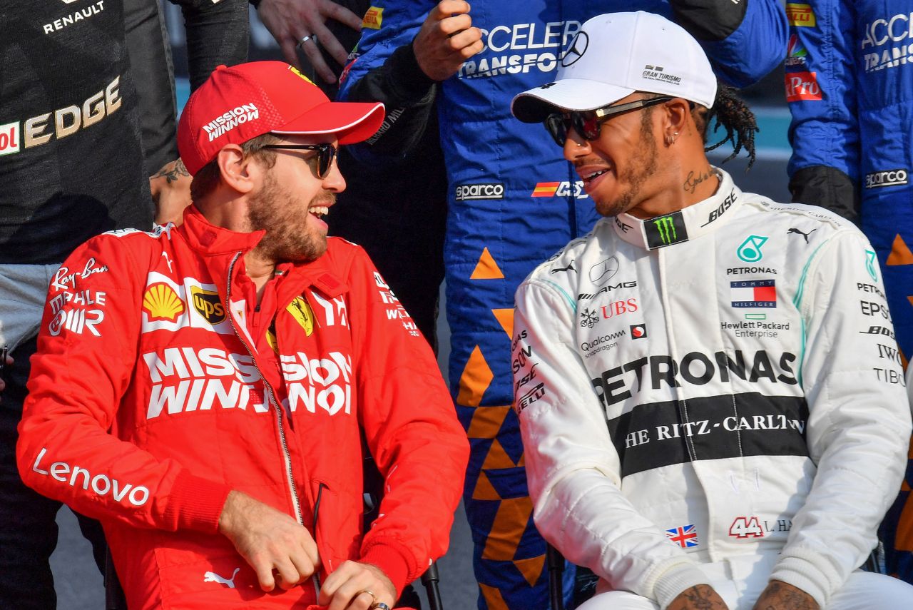 Vettel pode substituir Hamilton na Mercedes