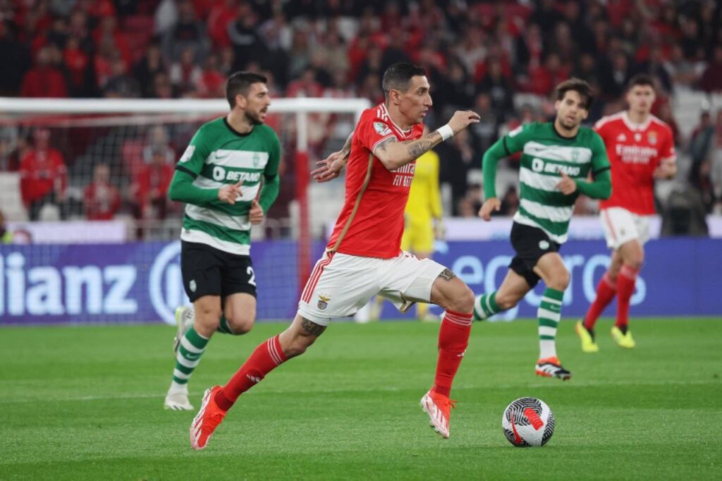 Di Maria pode acabar parando no futebol brasileiro. Foto: Divulgação/Benfica