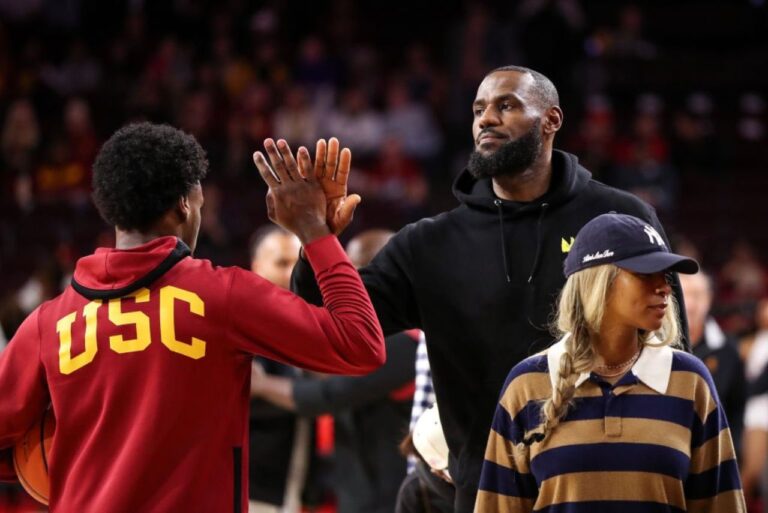 <p>Bronny e LeBron James (Foto: Reprodução/X)</p>
