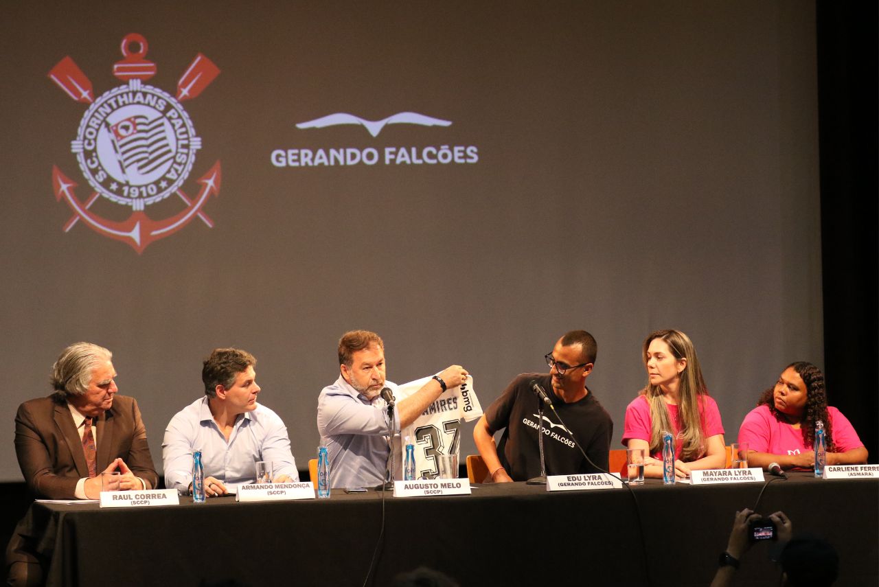 Lançamento da parceria entre o Corinthians e a ONG Gerando Falcões (Foto: José Manoel Idalgo/SCCP)