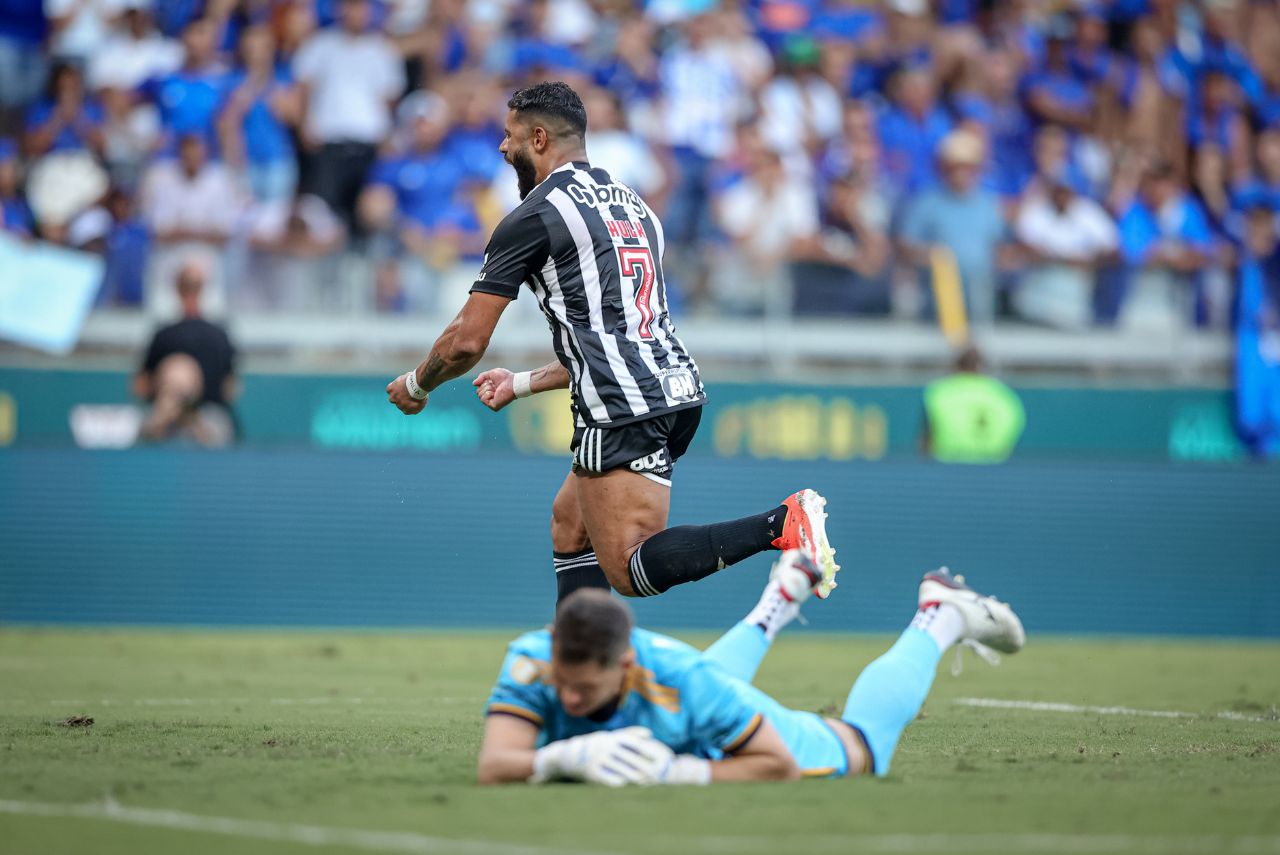 Hulk marcou na vitória do Atlético-MG sobre o Cruzeiro (Foto: Pedro Souza/CAM)