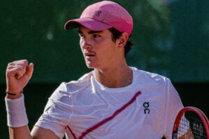 Tenista João Fonseca em jogo do Paraguay Open 2024