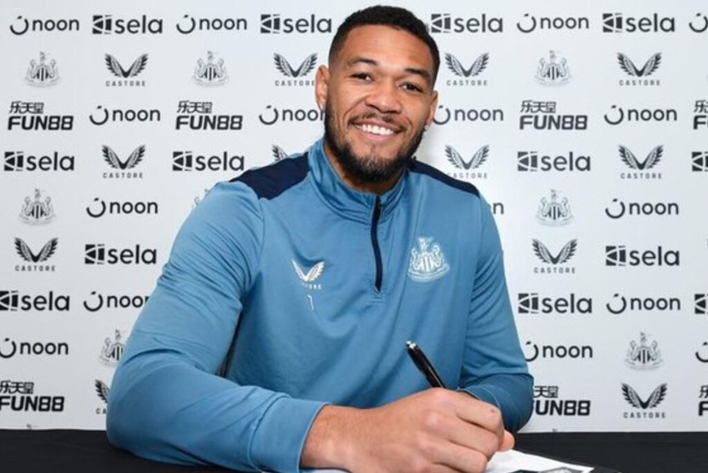 Joelinton assina novo contrato com o Newcastle