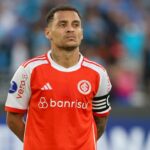 Alan Patrick se machucou durante a partida contra o Real Tomayapo. Foto: Ricardo Duarte Internacional