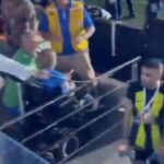 Torcedor agrediu jogador do Al-Ittihad com chicote (Foto: Reprodução)