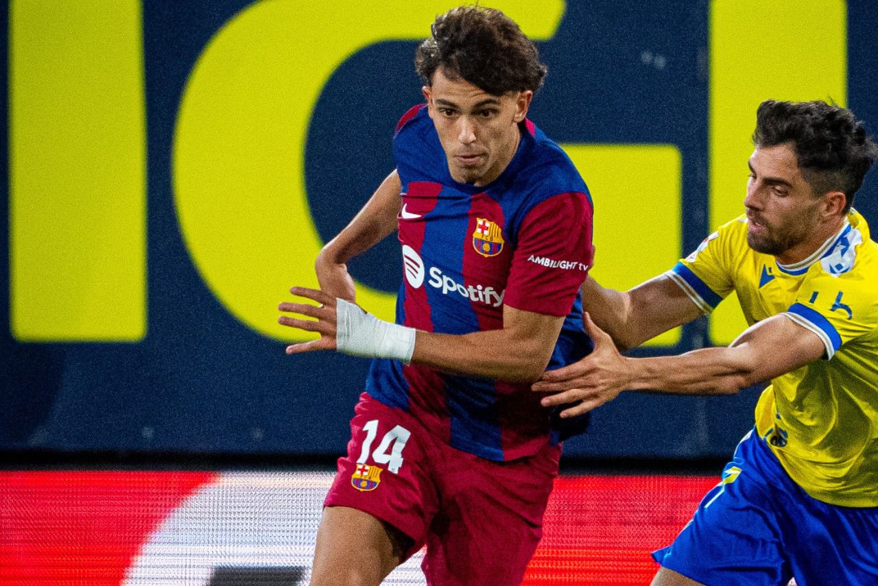 João Félix em lance do jogo Cádiz x Barcelona