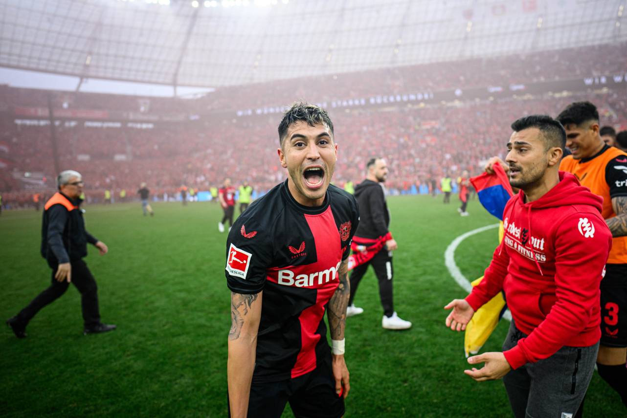 O Bayern Leverkussen se sagrou campeão alemão neste domingo (14). Foto: Reprodução/X