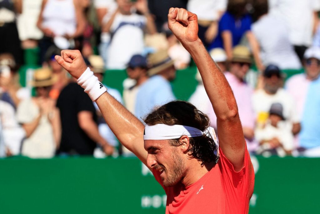 Grego Sefanos Tsitsipas comemora título em Monte Carlo