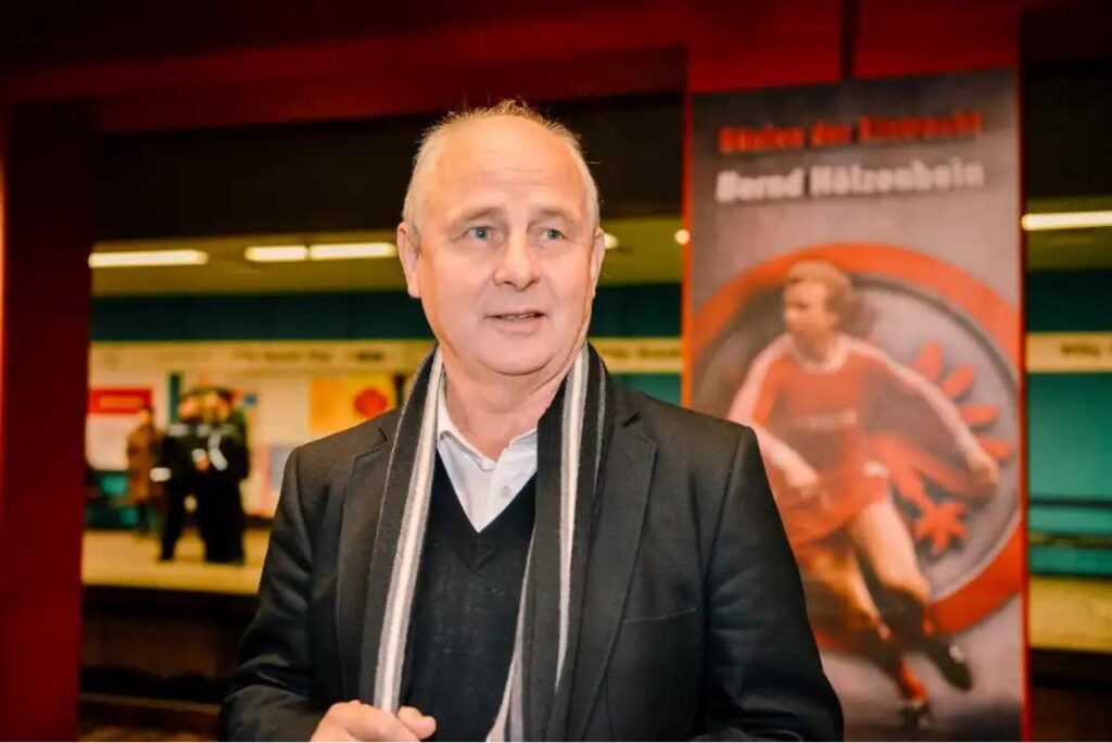 Bernd Hölzenbein fez história no Eintracht Frankfurt e na Seleção Alemã (Foto: Divulgação)