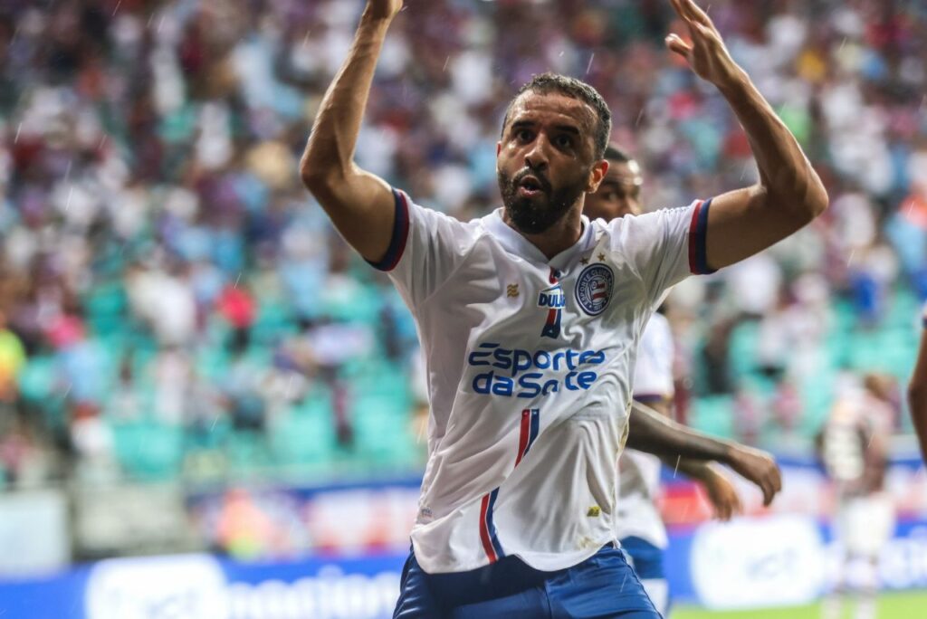 Caio Alexandre comemora gol do Bahia
