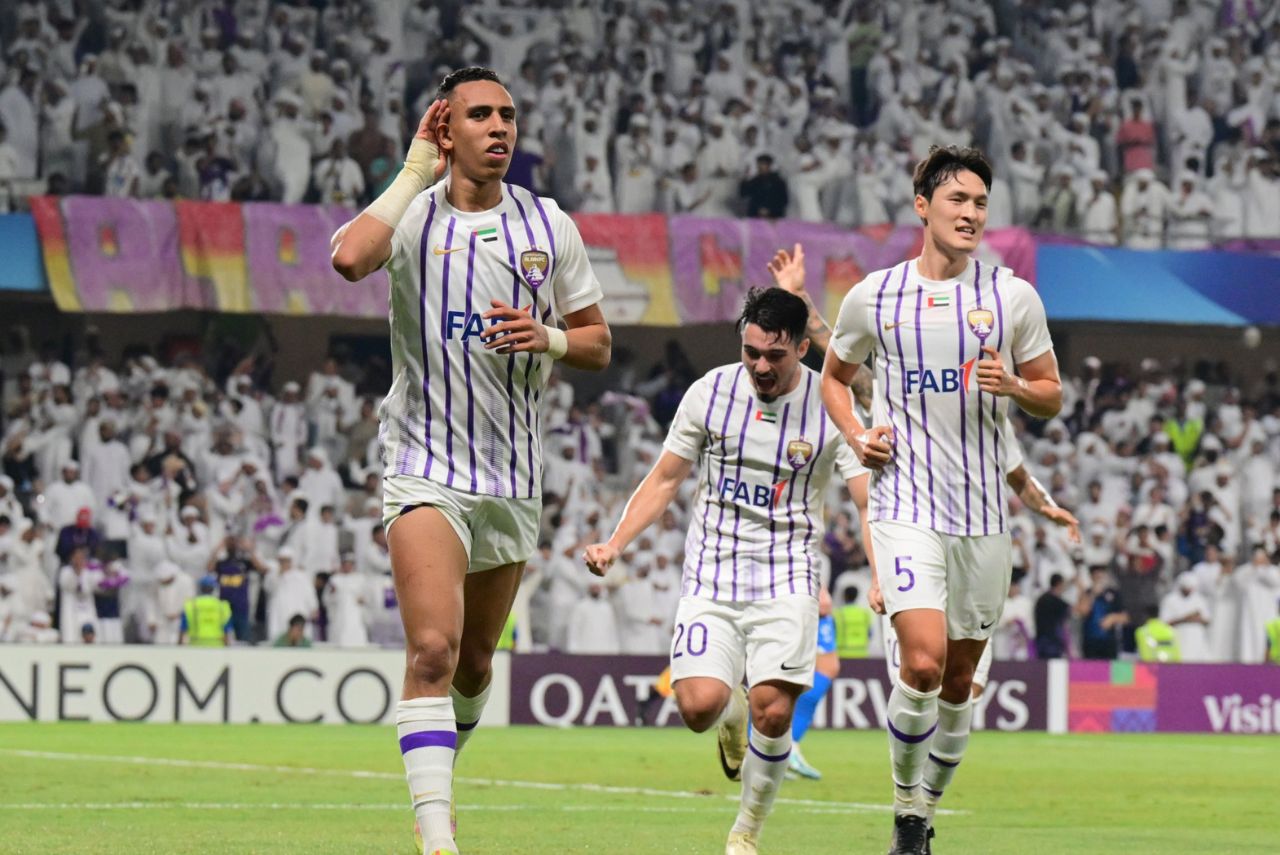 Atacante Soufiane Rahimi comemora gol pelo Al Ain contra o Al-Hilal na Champions Asiática em 2024