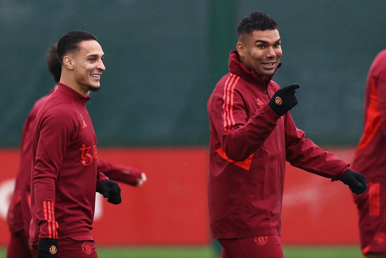 Brasileiros Antony e Casemiro devem deixar o Manchester United (Foto: Darren Staples/AFP)