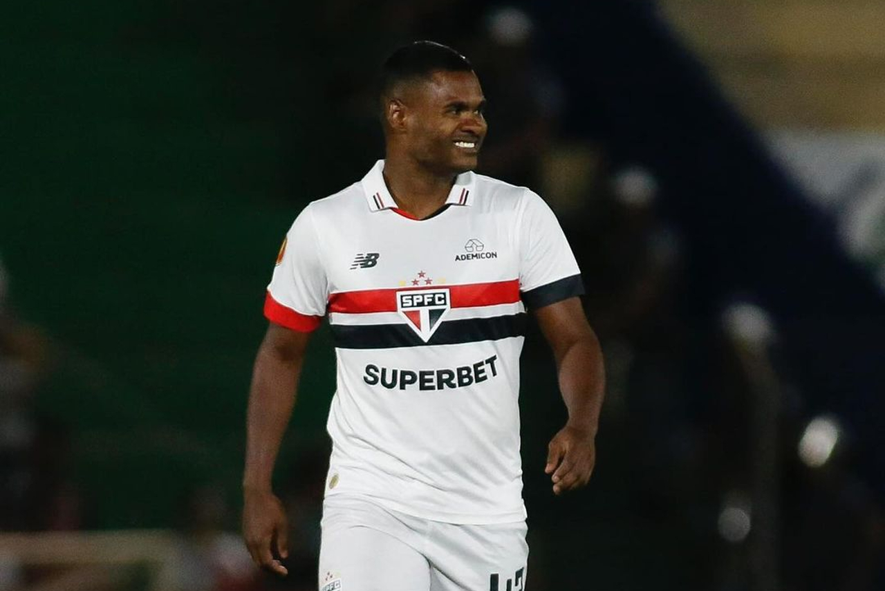 Nikão é o novo reforço do Athletico-PR