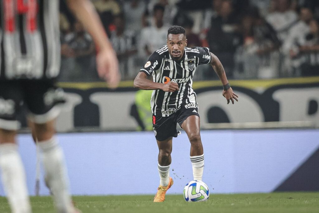 Edenilson vai reforçar o meio-campo do Grêmio (Foto: Pedro Souza/CAM)
